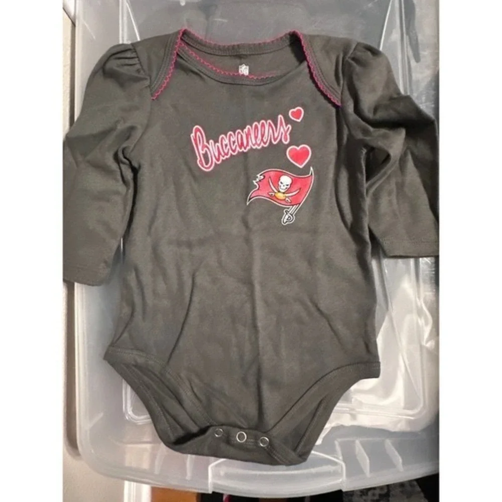 NFL Tampa Bay Buccaneers Baby  Gray Long Sleeve 18M Football